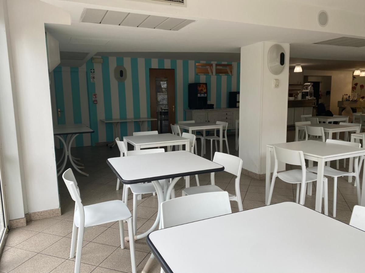 Hotel Modenese Ричоне Екстериор снимка