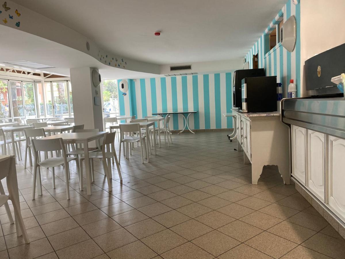 Hotel Modenese Ричоне Екстериор снимка