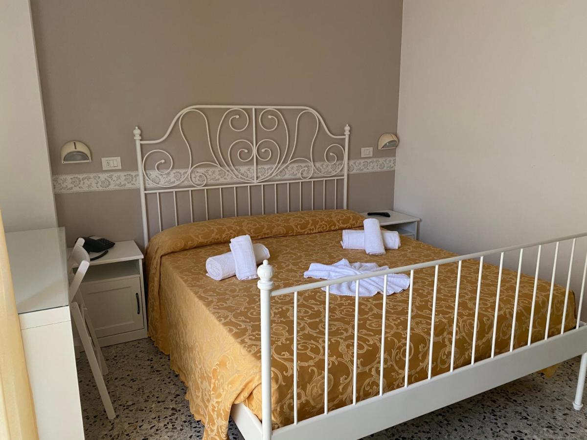 Hotel Modenese Ричоне Екстериор снимка
