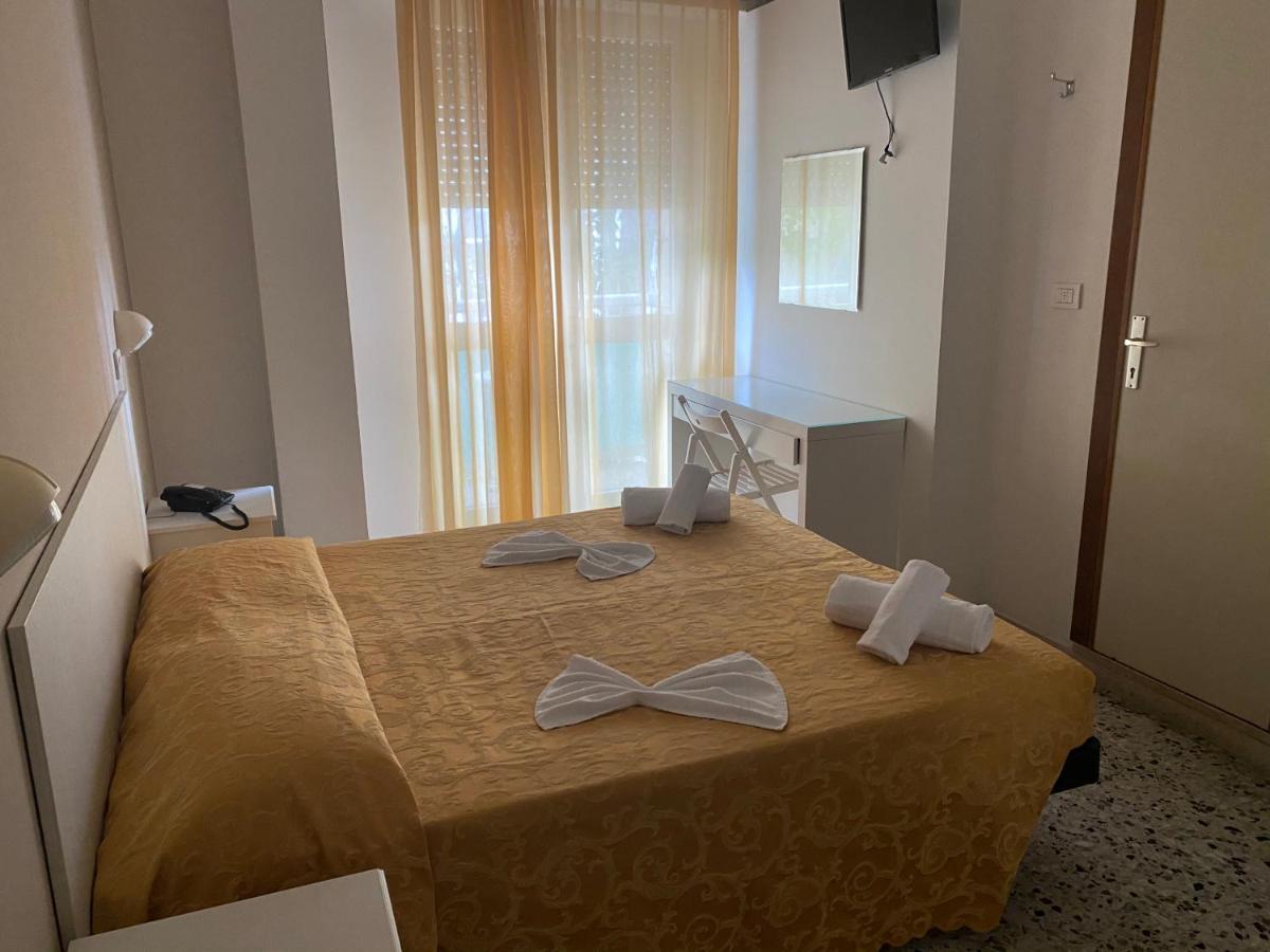 Hotel Modenese Ричоне Екстериор снимка