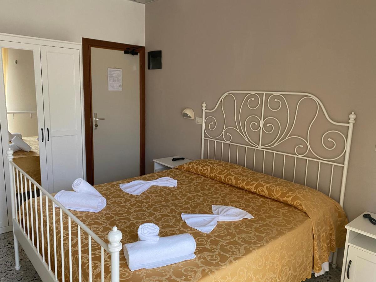Hotel Modenese Ричоне Екстериор снимка