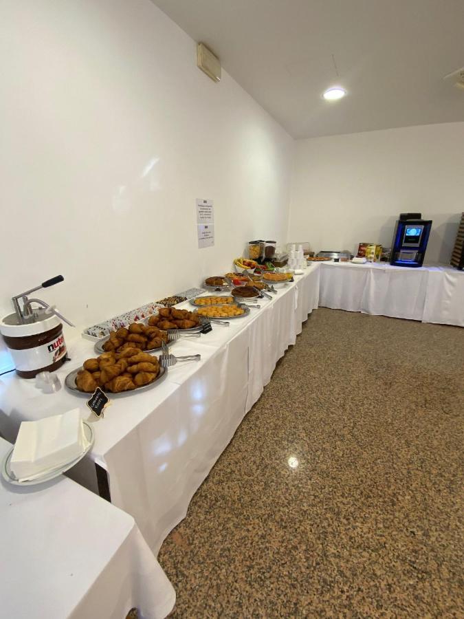 Hotel Modenese Ричоне Екстериор снимка