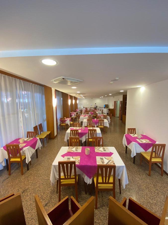 Hotel Modenese Ричоне Екстериор снимка