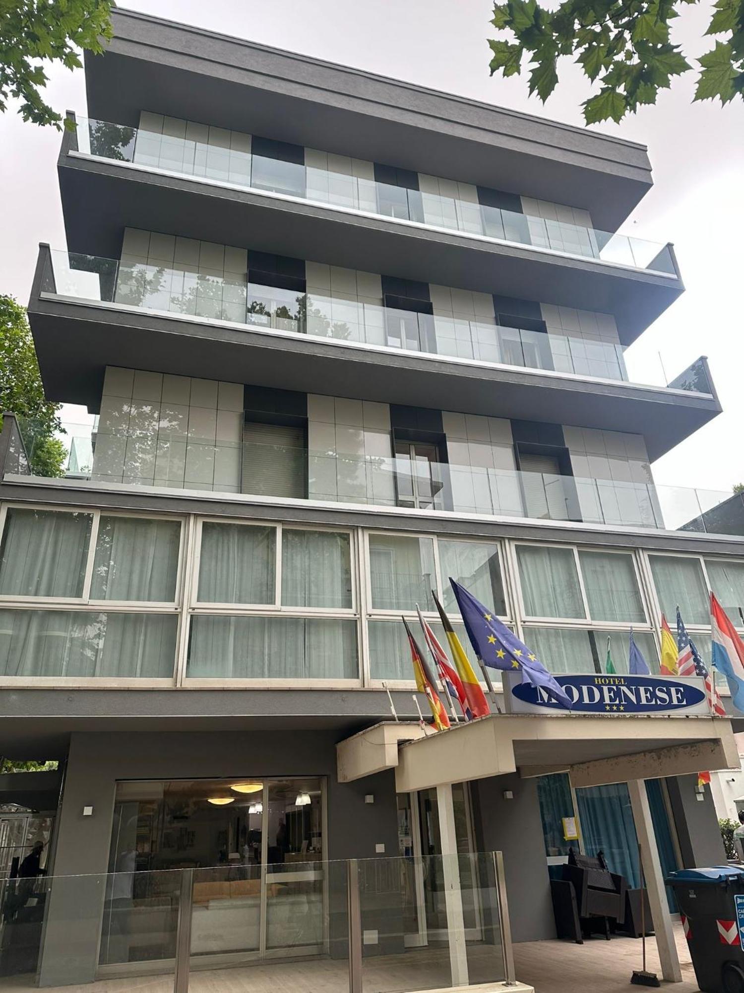 Hotel Modenese Ричоне Екстериор снимка